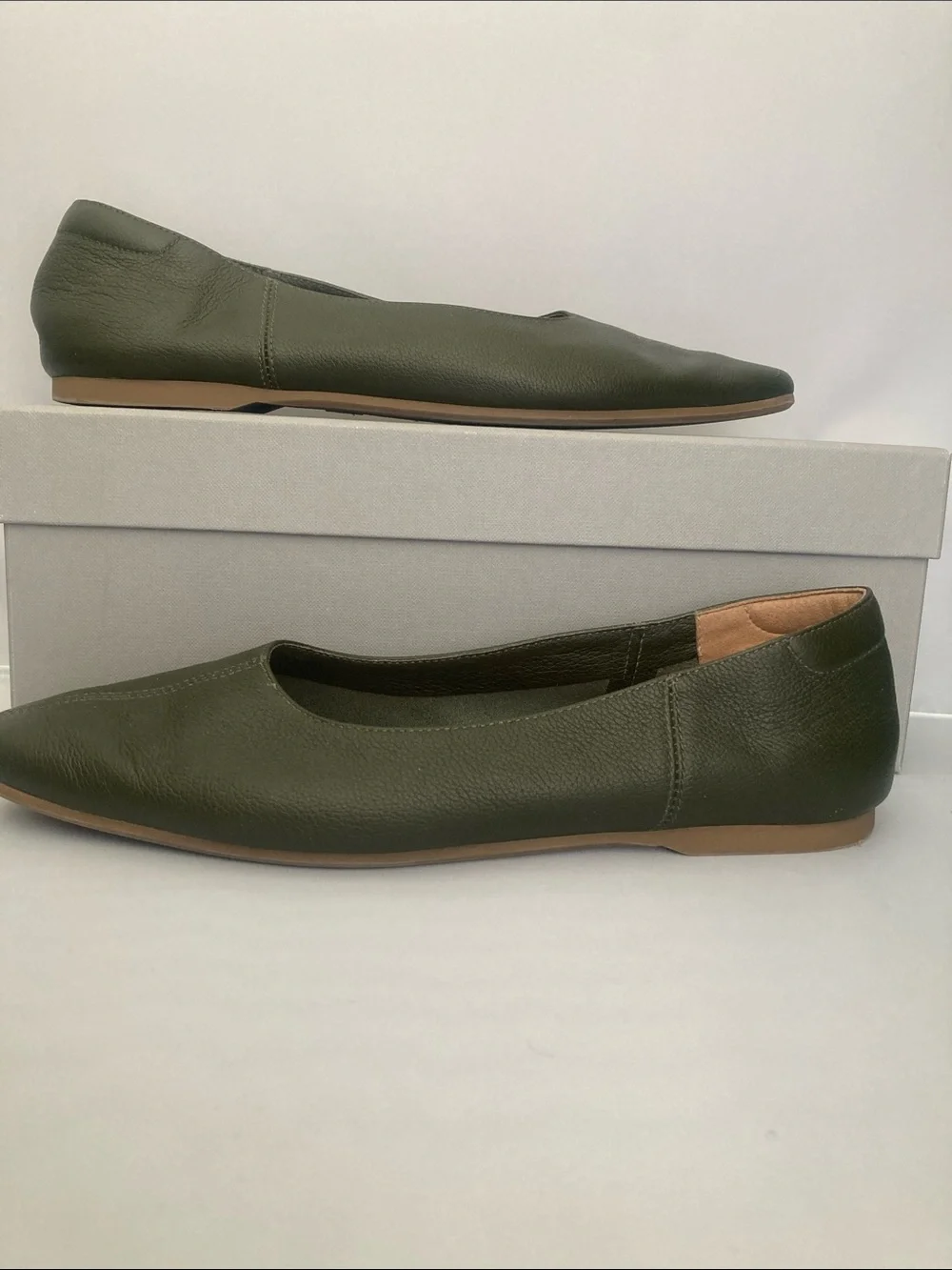 Everlane Soft Point Flat in Size 8 Dark Green Leather - Picture 3 of 5
